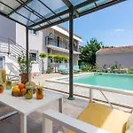 Daire Superior With Private Pool Pula