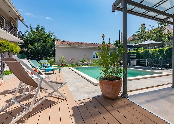 شقة Superior Apartment With Private Pool بولا
