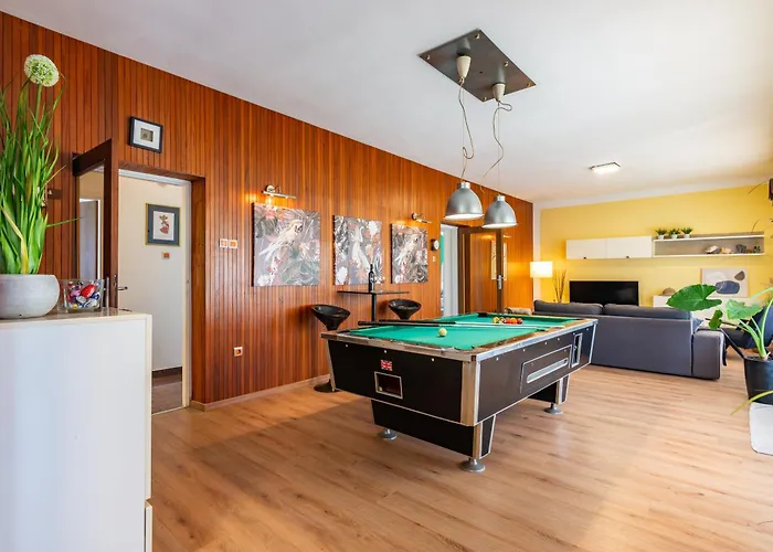 Superior Apartment With Private Pool شقة