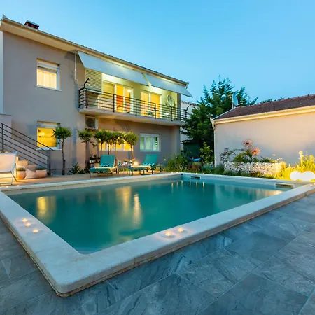 Apartment Superior House With Pool