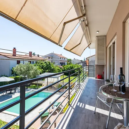 Superior House With Pool