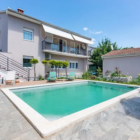 Superior House With Pool