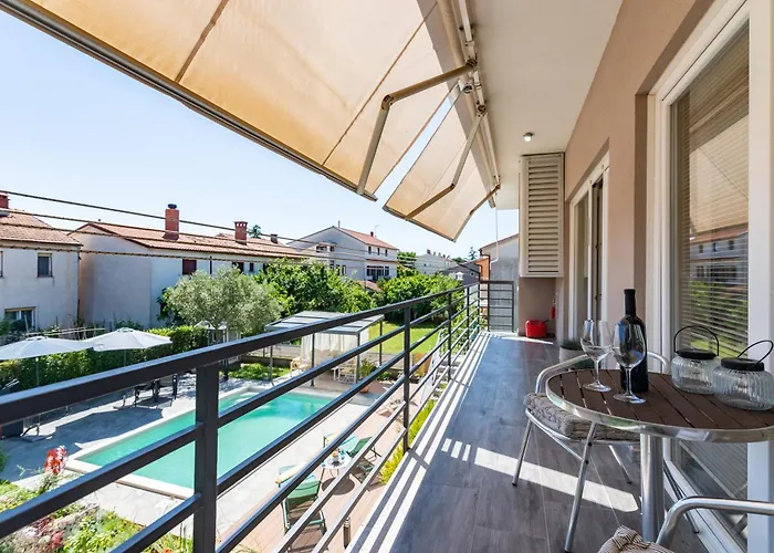 Superior Apartment With Private Pool アパート
