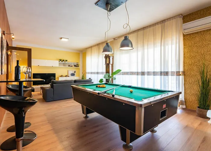 Superior Apartment With Private Pool アパート