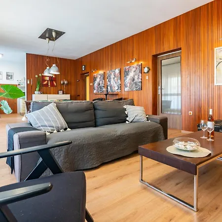 Superior With Private Pool Apartamento Pula