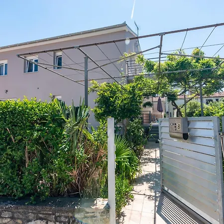 Superior With Private Pool Apartamento Pula
