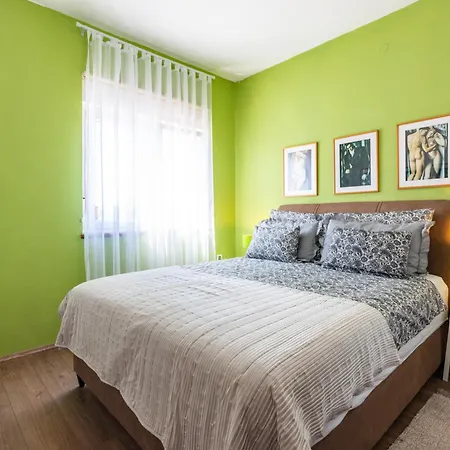 Superior With Private Pool Apartamento Pula